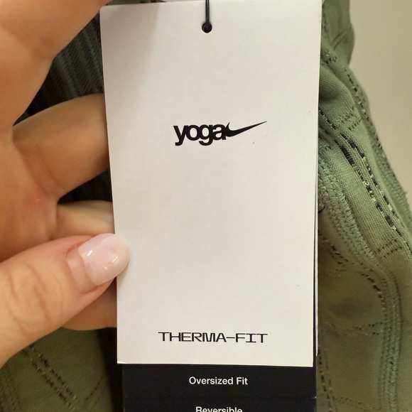 Nike Yoga Therma-FIT Luxe Jacquard Top Reversible Oil Sage Green Size XL NWT - Picture 11 of 14